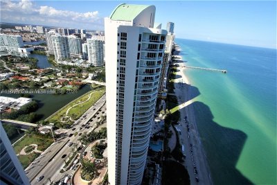 Comprar apartamento no Trump Tower One 3601
