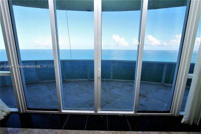 Comprar apartamento no Trump Tower One 3601