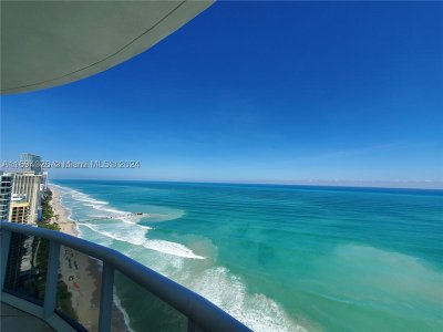 Comprar apartamento no Trump Tower One 3601