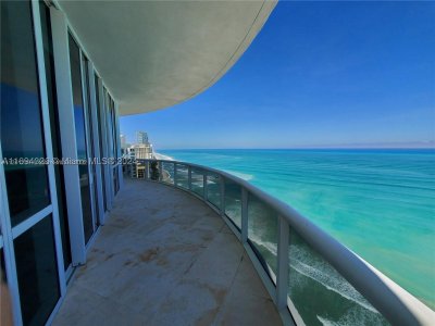 Comprar apartamento no Trump Tower One 3601