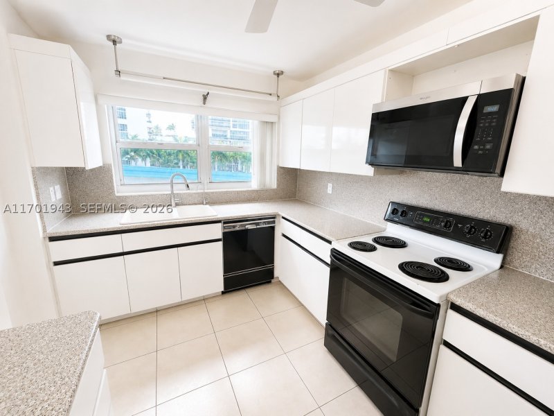 Condo for sale at Imperial Towers 401