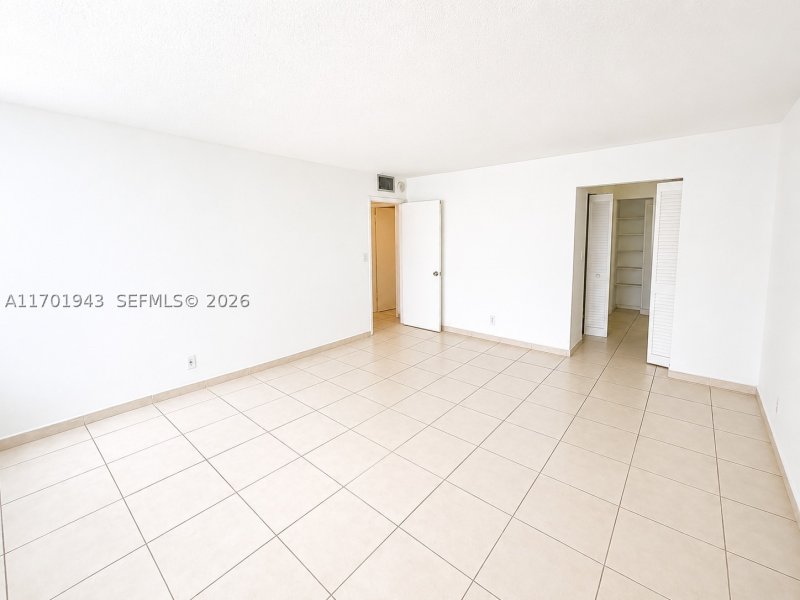 Condo for sale at Imperial Towers 401