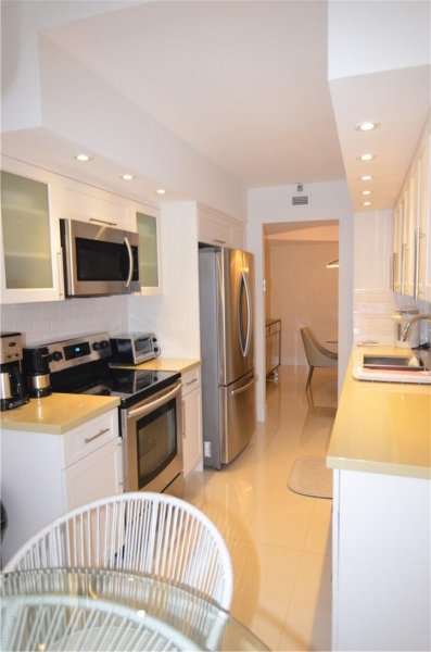 Condo for sale at Turnberry Towers 7-L