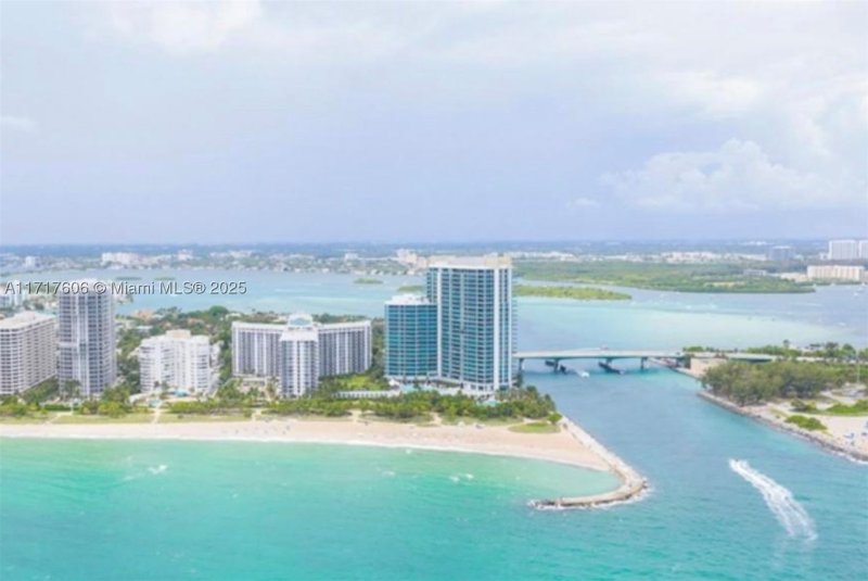 Condo for sale at Harbour House 331