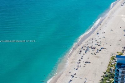 Comprar apartamento no Acqualina Resort & Spa 2602