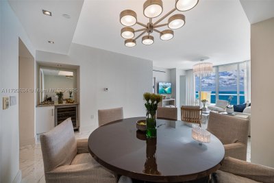 Comprar apartamento no Acqualina Resort & Spa 2602