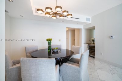 Comprar apartamento no Acqualina Resort & Spa 2602