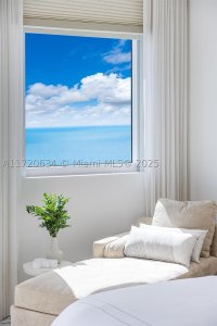 Comprar apartamento no Acqualina Resort & Spa 2602