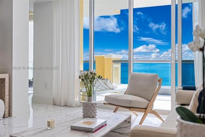Comprar apartamento no Acqualina Resort & Spa 2602