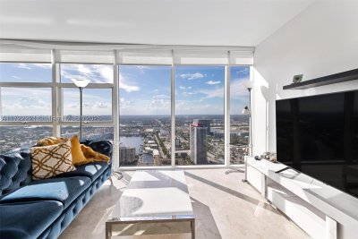 Comprar apartamento no Beach Club Two 4507