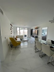 Aluguel de apartamento no Arlen House 4-703
