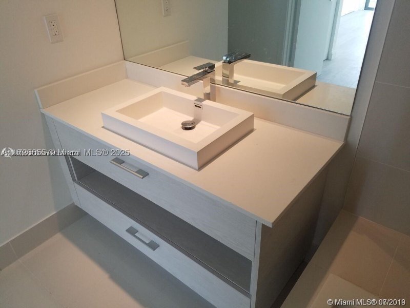 Comprar apartamento en Brickell Heights West 1805