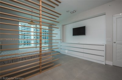 Comprar apartamento en The Bond 3205