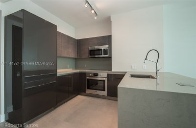 Comprar apartamento en The Bond 3205