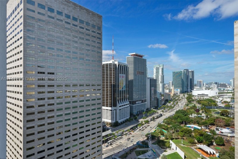 Comprar apartamento en One Miami West Tower 2402