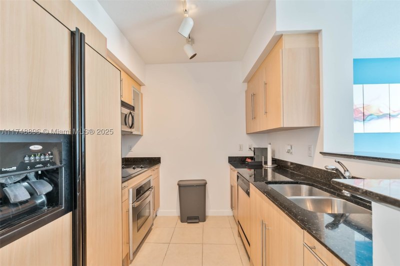 Comprar apartamento en One Miami West Tower 2402