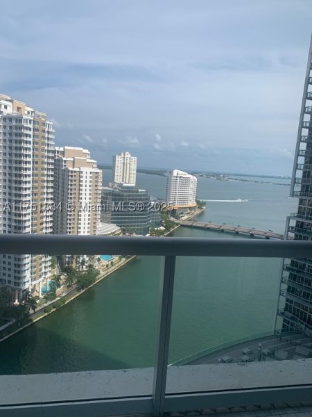 Aluguel de apartamento no Icon Brickell Tower I 2405