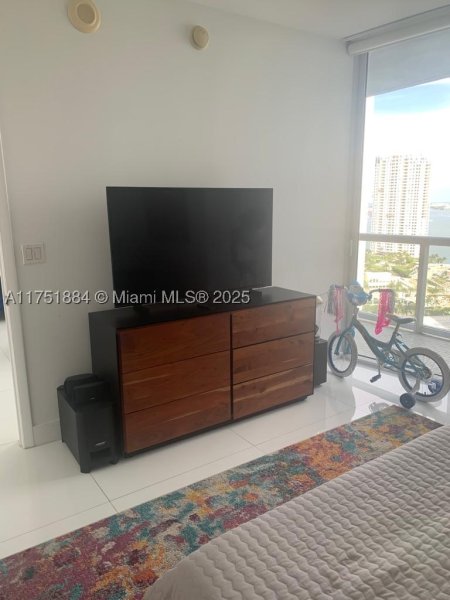 Aluguel de apartamento no Icon Brickell Tower I 2405