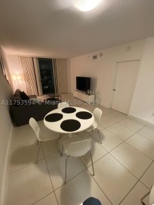 Comprar apartamento no Opera Tower 2905