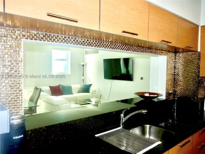 Comprar apartamento no Brickell on the River North 2611