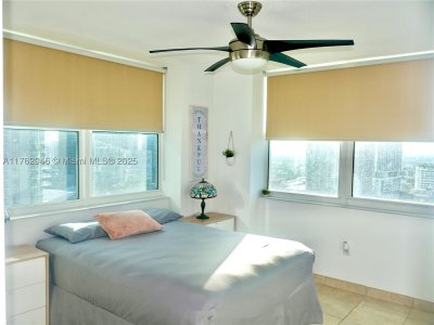 Comprar apartamento no Brickell on the River North 2611