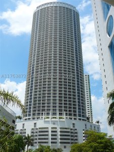 Comprar apartamento en Opera Tower 2215