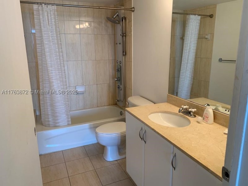 Condo for sale at Opera Tower 2215
