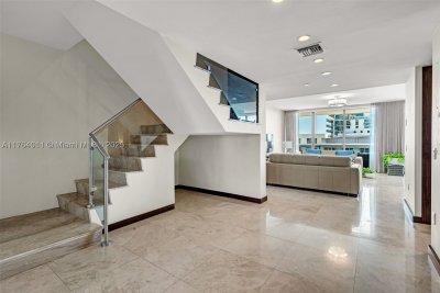 Comprar apartamento no Mei Miami Beach Condo 1704