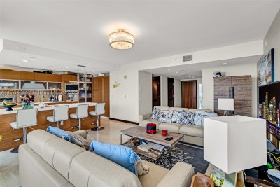 Comprar apartamento no Mei Miami Beach Condo 1704