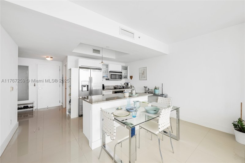Condo for sale at Marina Blue 4306