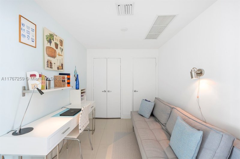 Condo for sale at Marina Blue 4306