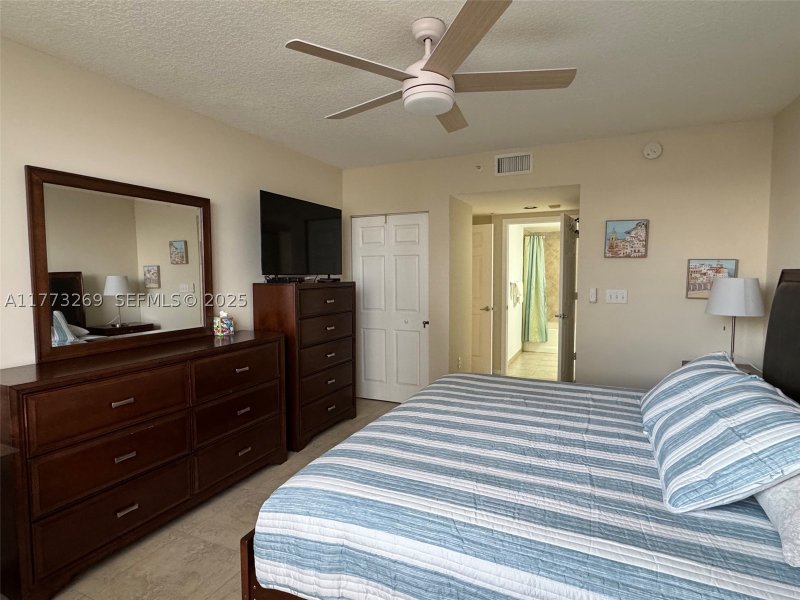 Apartment for rent at 2080 Ocean Drive 1405