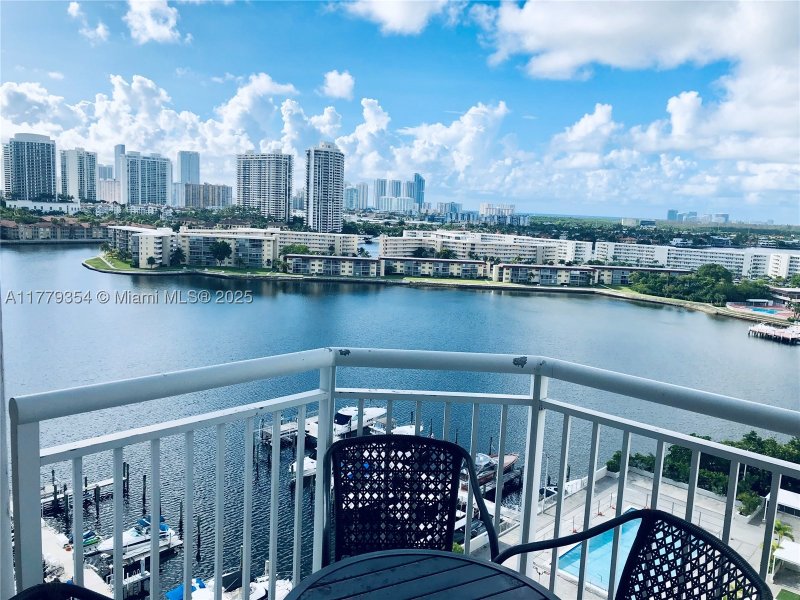 Comprar apartamento en Del Prado South Tower 1503