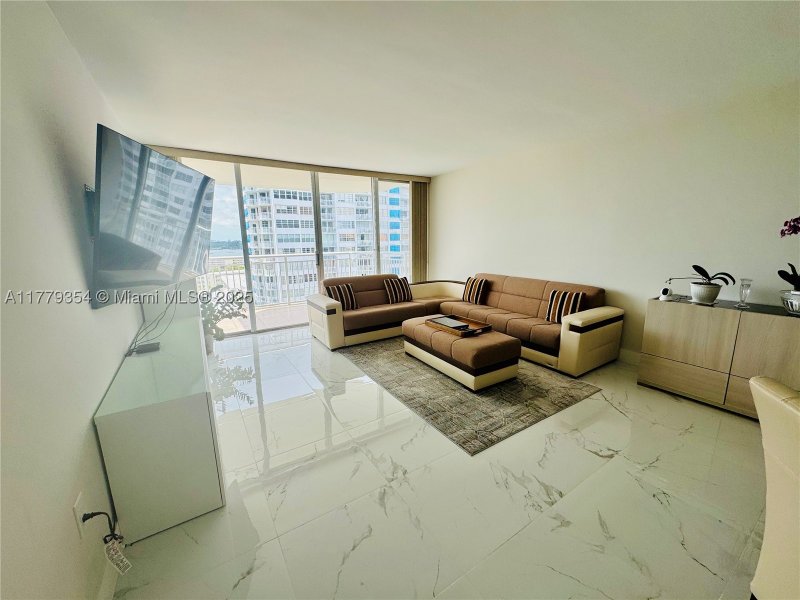 Comprar apartamento en Del Prado South Tower 1503