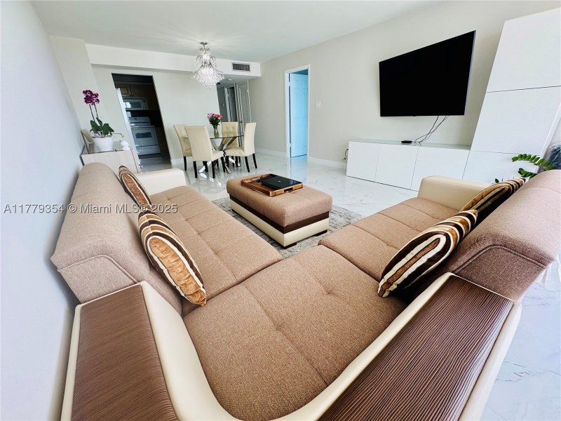 Comprar apartamento en Del Prado South Tower 1503