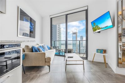 Aluguel de apartamento no Paraiso Bayviews 3307