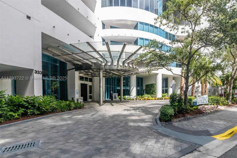 Condo for sale at Las Olas River House 2401