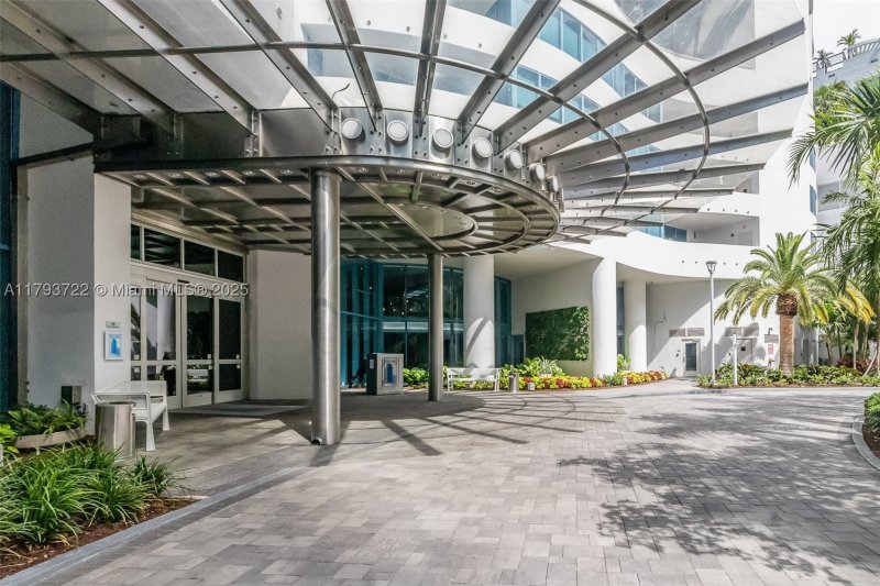 Condo for sale at Las Olas River House 2401