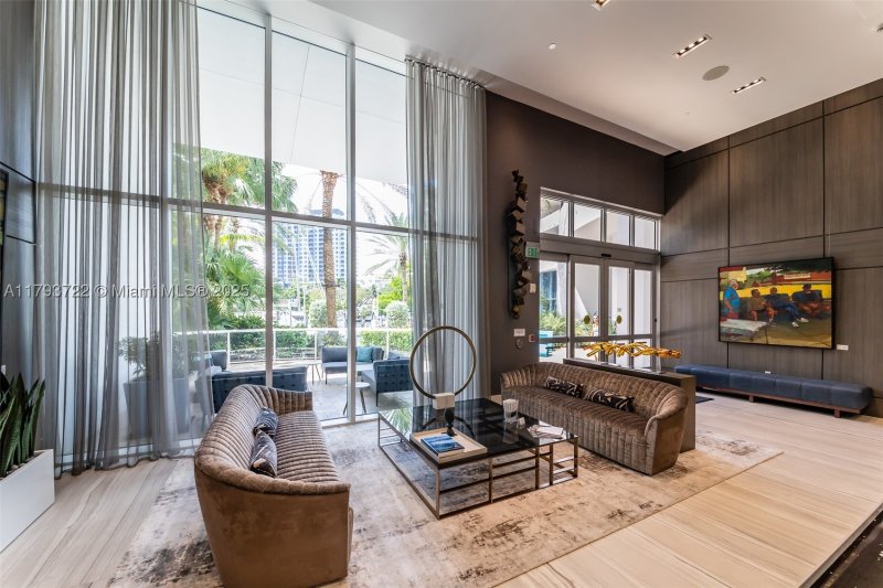 Condo for sale at Las Olas River House 2401