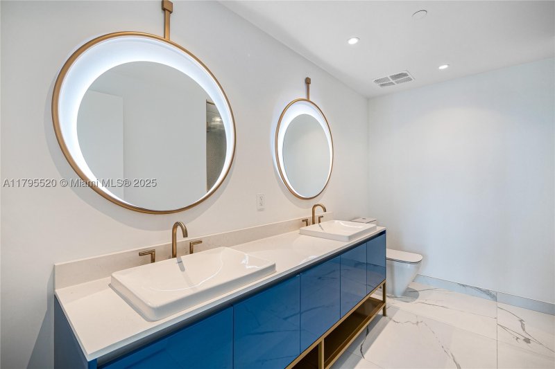 Comprar apartamento en MR. C Residences 1205