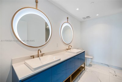 Comprar apartamento en MR. C Residences 1205