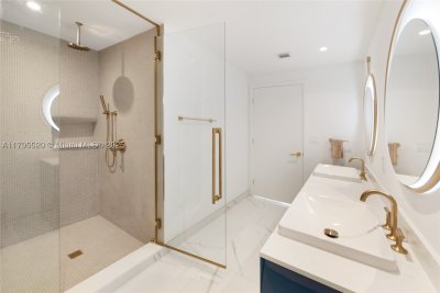 Comprar apartamento en MR. C Residences 1205