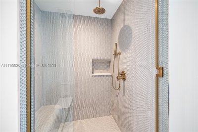 Comprar apartamento en MR. C Residences 1205
