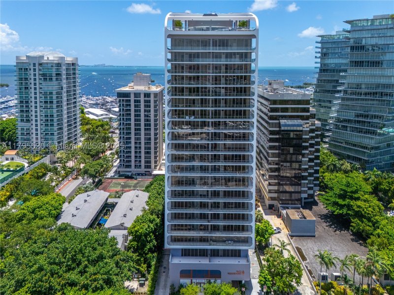 Comprar apartamento en MR. C Residences 1205