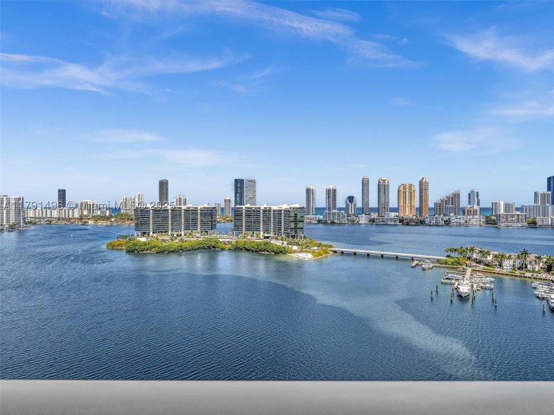 Condo for sale at Peninsula I 2102