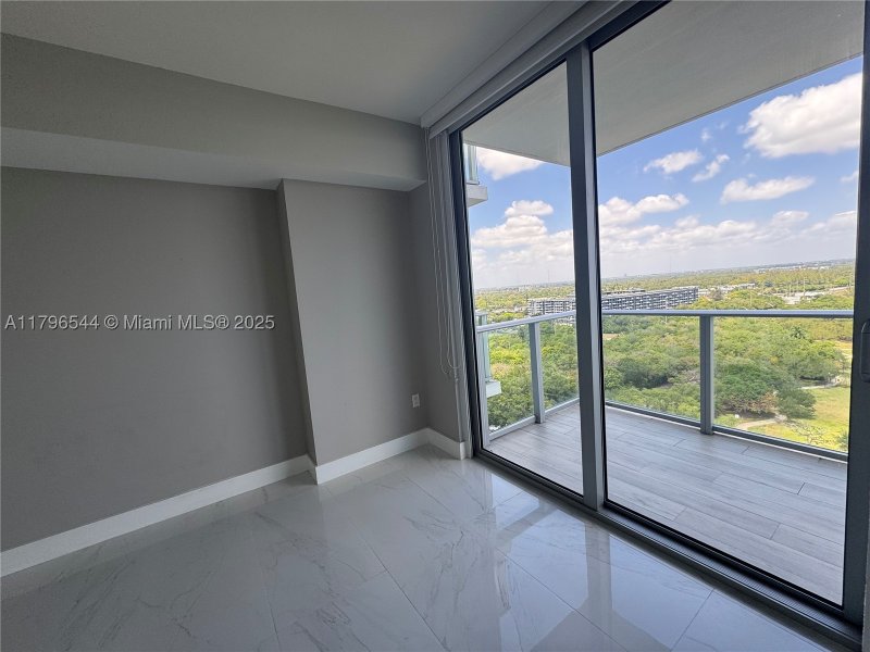 Comprar apartamento en The Harbour 1806 +1 park