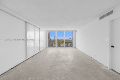 Comprar apartamento no Parker Plaza Estates 1708