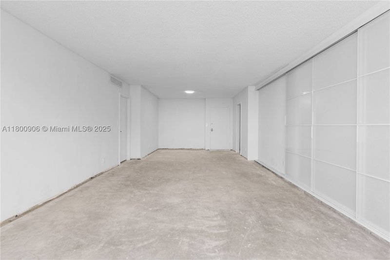 Condo for sale at Parker Plaza Estates 1708