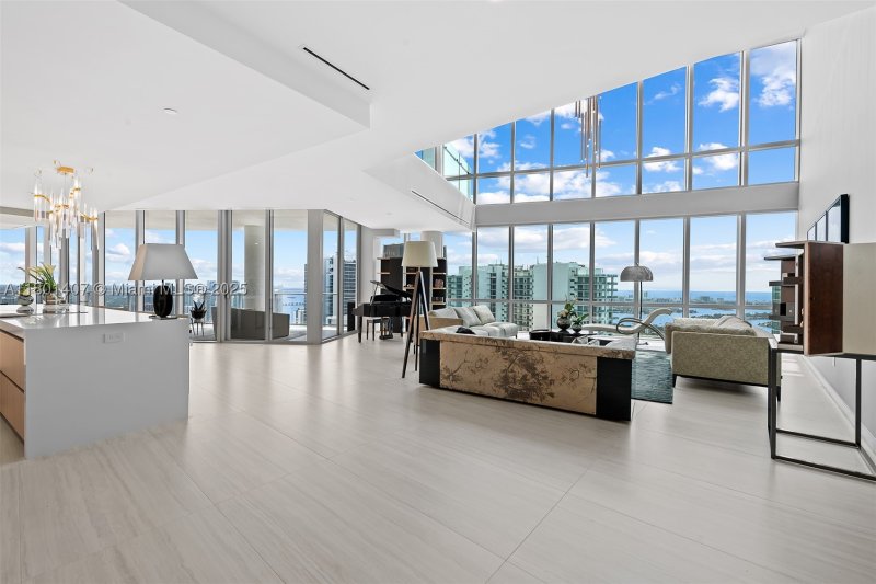 Condo for sale at Paramount Miami WorldCenter PH 5401