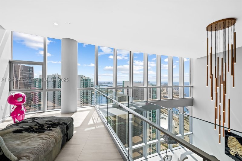 Condo for sale at Paramount Miami WorldCenter PH 5401